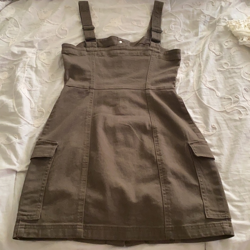 Dress - Picture 2 of 7